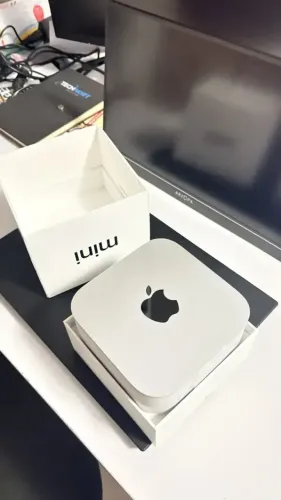 Mini PC Apple Chip M4 Mac 16GB de RAM 256GB 10cpu 10gpu Prateada bivolt