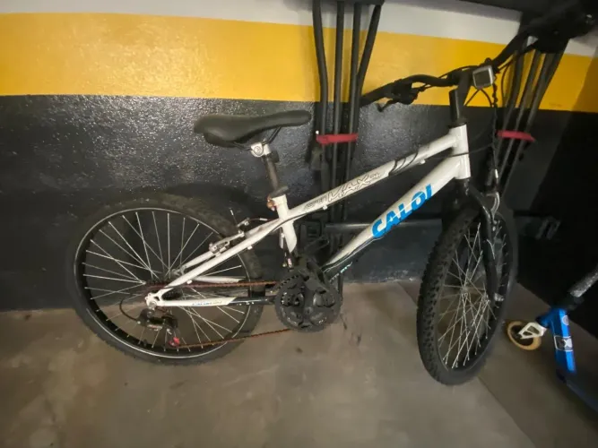 Bicicleta Caloi Aspen Max 21v aro 26, câmbio Shimano Sora 