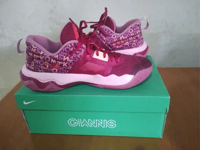 Tênis Nike Giannis 