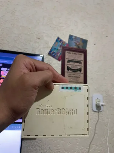 Router MikroTik hEX lite (RB750r2) - Com Fonte