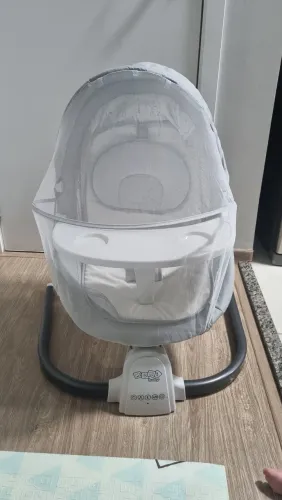 Cadeira de balanço automatico musical