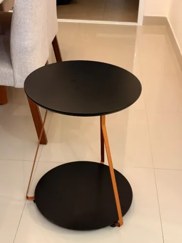 Mesa auxiliar MDF preta