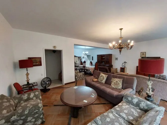 Copacabana - Posto 6 - Apartamento amplo de 4 quartos com vaga na escritura e bicicletário