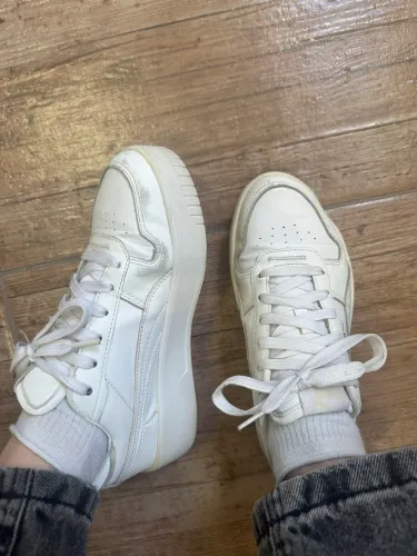Tenis branco Puma Caven 2.0 feminino