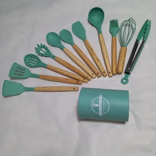 Conjuntinho lindo ? com 12 peças pra sua cozinha, é só entrar em contato 
