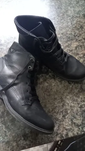 Vende-se Bota