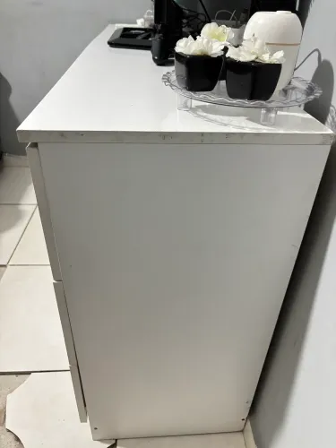 Cômoda branca 