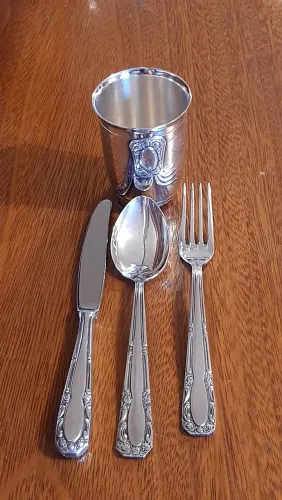 Antigo kit refeição bebê; Eberle