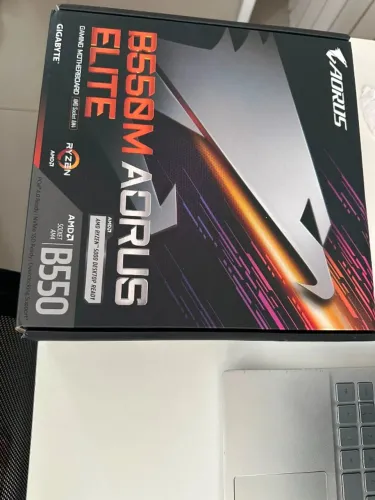 Placa Mãe Gigabyte B550M AORUS Elite, Chipset B550, AMD AM4, mATX, DDR4