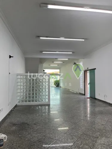 Excelente oportunidade de locação: Ponto comercial no Centro de Jacareí-SP, com 5 salas, 2