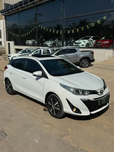 Toyota Yaris XLS Connect 1.5 Flex 16V 5P AUT 2022