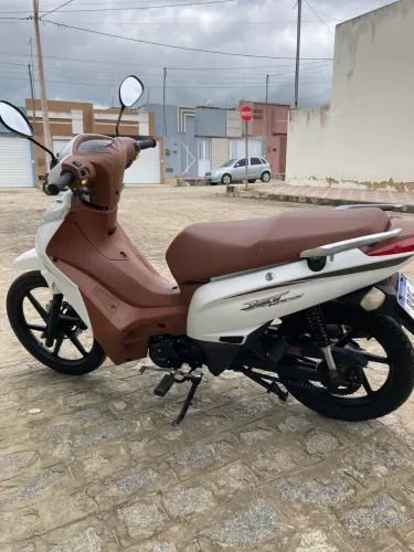 Vende-se moto jet