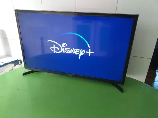 Tv Samsung 32 polegadas smart.