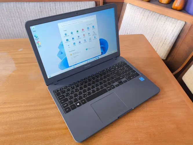 Notebook Samsung Intel Celeron, com SSD m2 + HD de 500 GB, tela de 15.6 polegadas