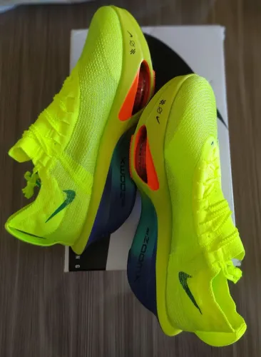 Tênis Nike Alphafly 3 placa de carbono.