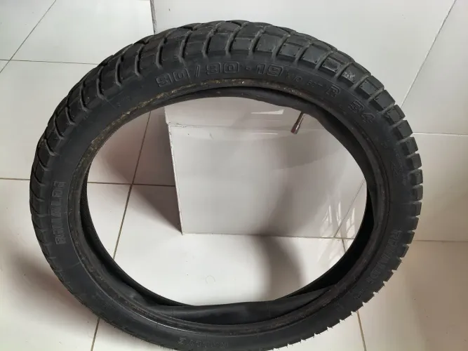 $100,00 Estou vendendo esse pneu dianteiro da Bros 160.