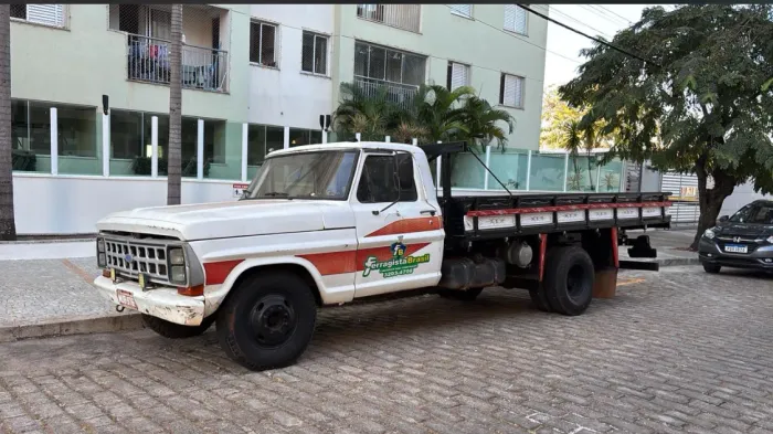 Caminhão f4000