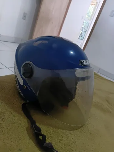 Capacete