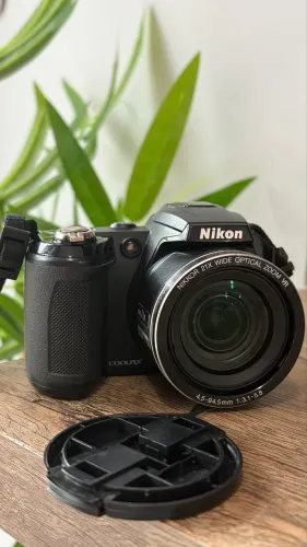 Câmera Nikon Coolpix L120 14.1MP Zoom 21x + Cartão e Bolsa