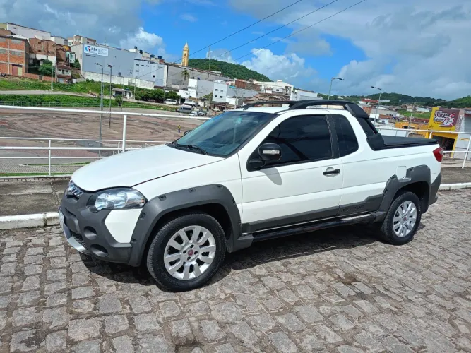 Fiat Strada Adventure 1.8/ 1.8 Locker Flex CE 2014