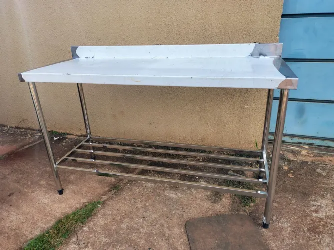 Bancada em inox 150×58×90