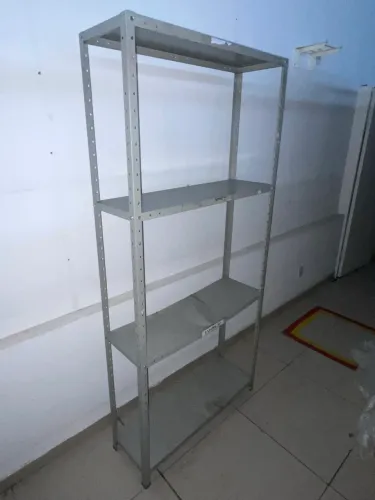 Estante de aço 4 prateleiras