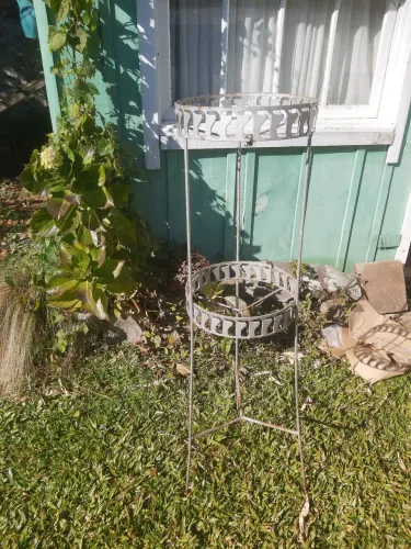 Suporte de plantas de 3 espaços de ferro