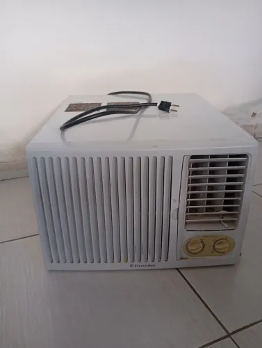 Vende-se ar-condicionado Eletrolux 
