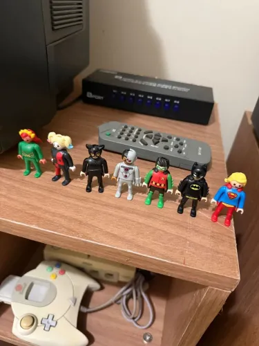 Bonecos Playmobil personagens DC (Kinder ovo)