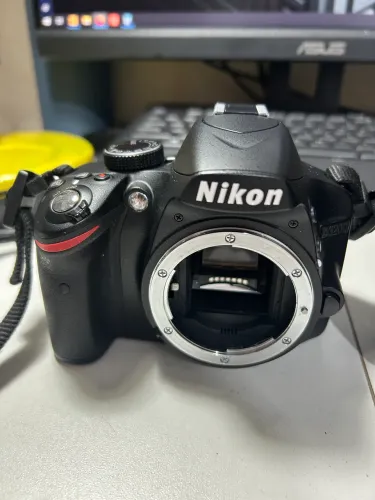 Nikon D3200 + Lente DX VR 18-140mm