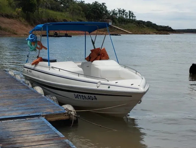 Lancha Eagle 202 