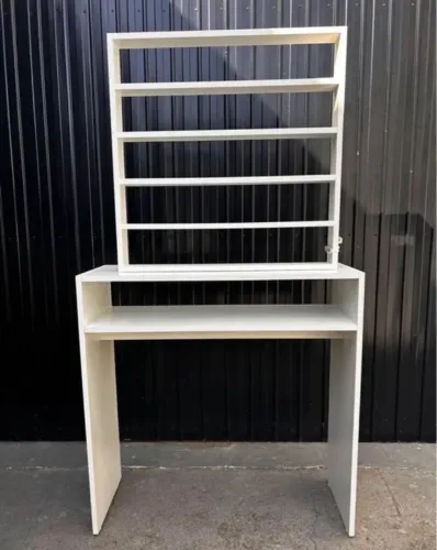 Mesa com expositor pronta entrega 