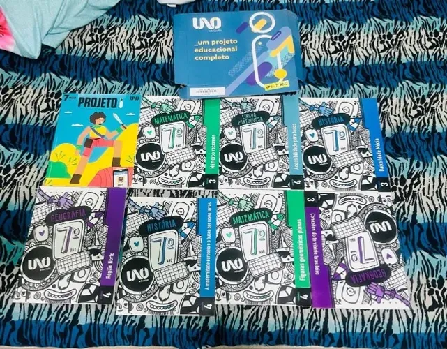 Livros Escolares UNO (7° ANO)