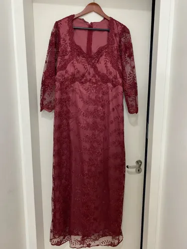 Vestido de festa de renda - marsala