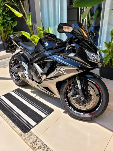 GSX-R 750 SRAD A MAIS NOVA DO MUNDO TODO IMPECÁVEL