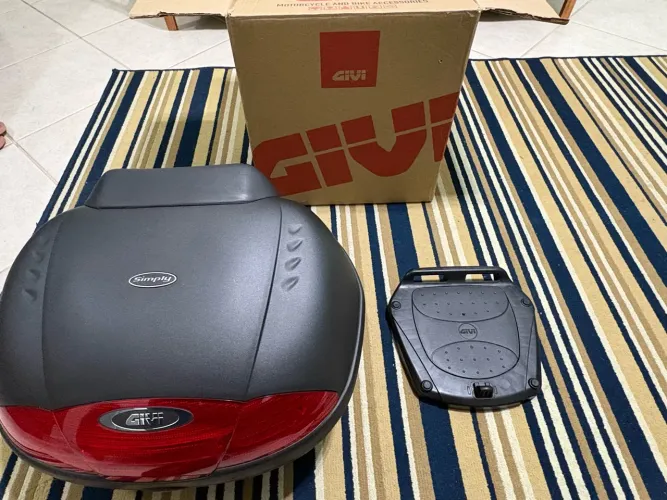Baú Givi Monolock Simply E450n Lente Vermelha 45 Litros Preto