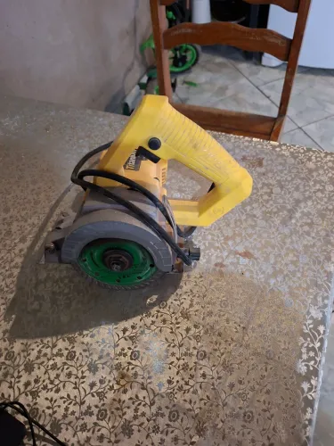 Makita titânio