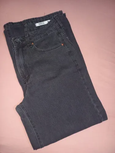 Calça jeans preta