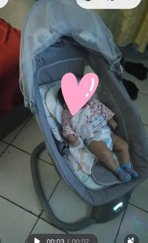 Cadeira balanço de bebê