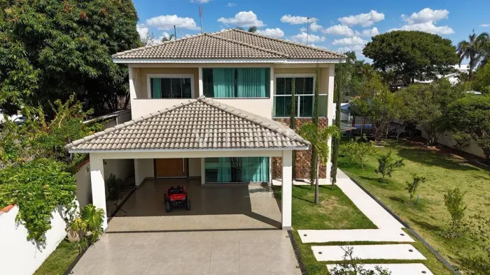 ?Condomínio Fênix Gama - Linda Casa com 4 Quartos e Suítes.
