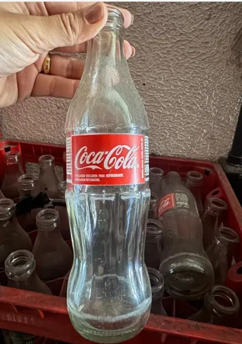 Caixa + casco vazio Coca KS