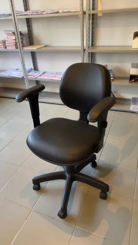 Cadeira escritório com braço 