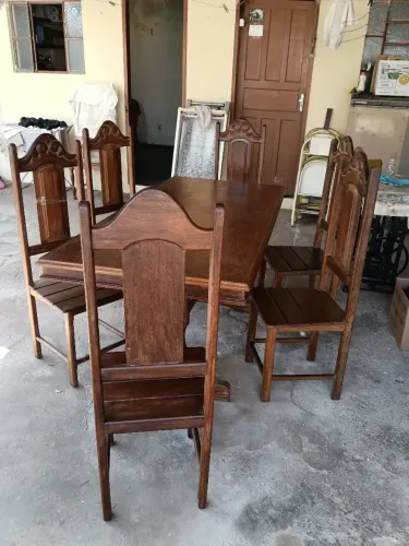 Mesa com 6 cadeiras (Sucupira)