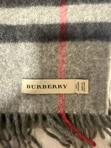 Vendo cachicol Burberry unissex