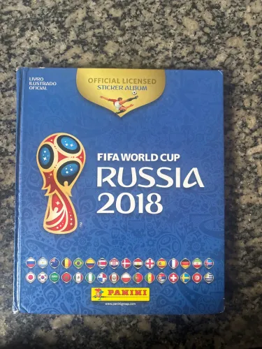 Álbum da copa de 2018 completo com encarte da seleção Brasileira