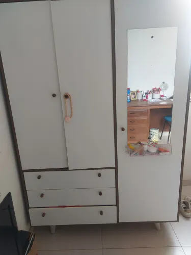 Guarda e cômoda