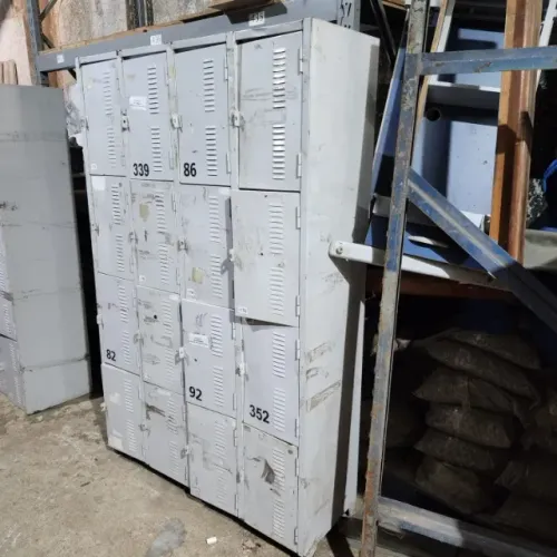 Armario Vestiario de Ferro 16 Portas Usado