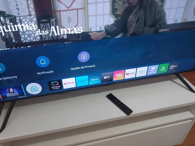 TV 43 smart 4K nova com nota fiscal,e vai um colchão de casal de brinde