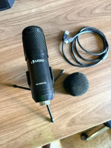 Microfone de mesa VEDO BM-800USB com tripé