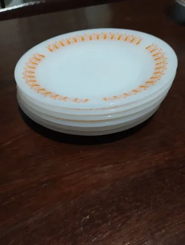 Pratos de sobremesa/bolo termo Rey gravatinha 